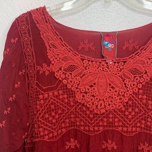 Johnny was Maroon Cupra Rayon Tunic Top small